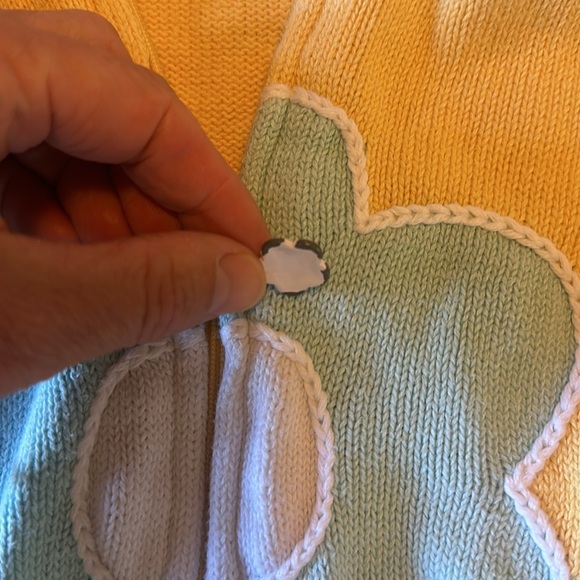 Hartstrings Sweater Hoodie - Picture 9 of 16